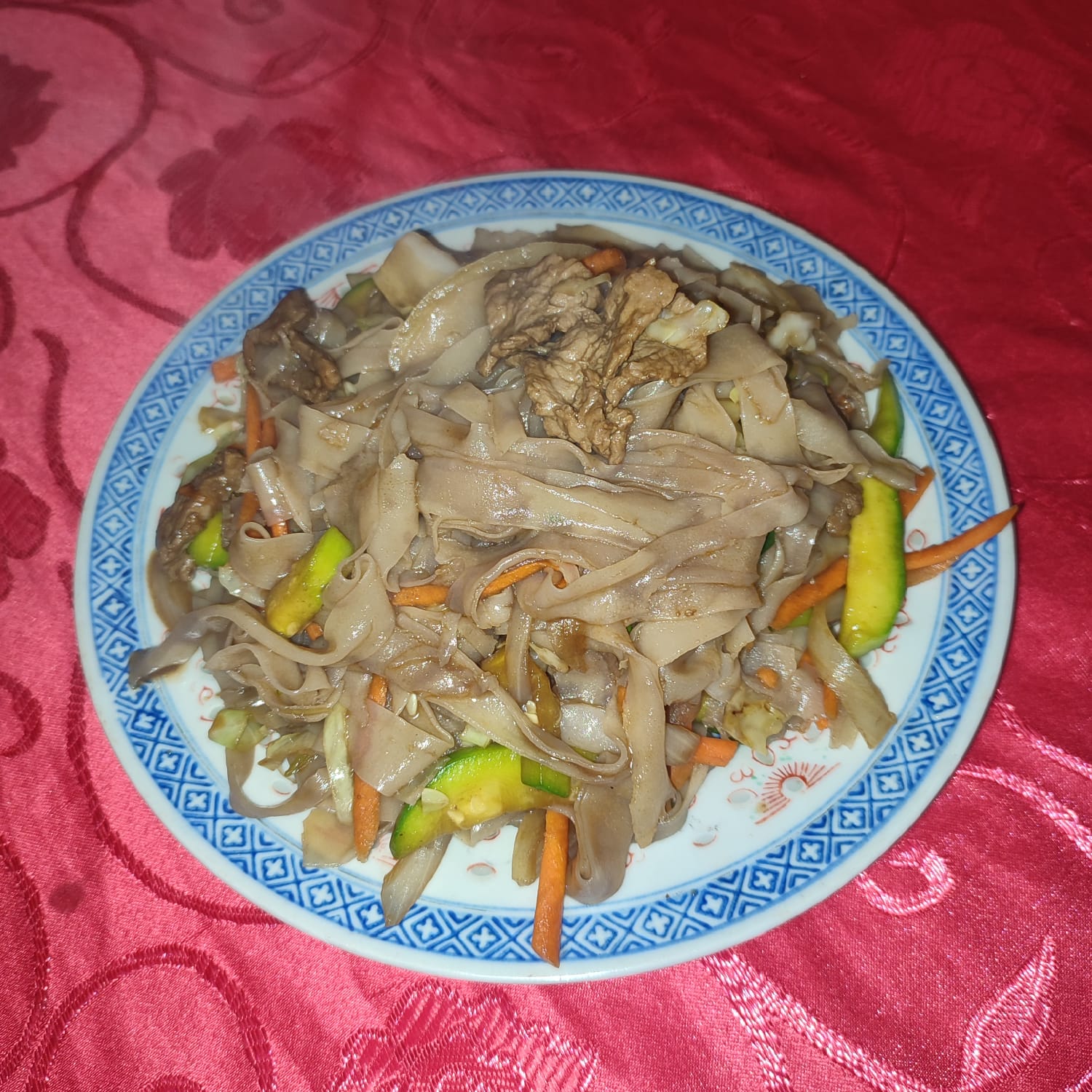 73. Fideos de Arroz Ancho con Cerdo