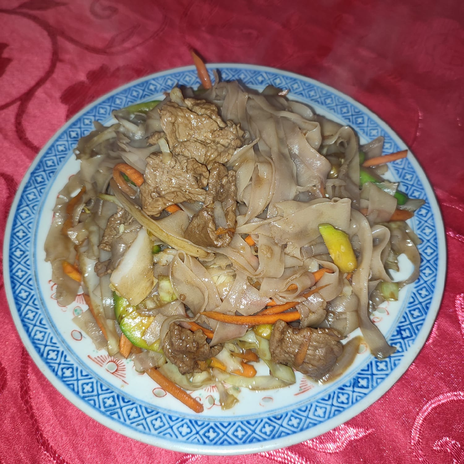 72. Fideos de Arroz Ancho con Carne