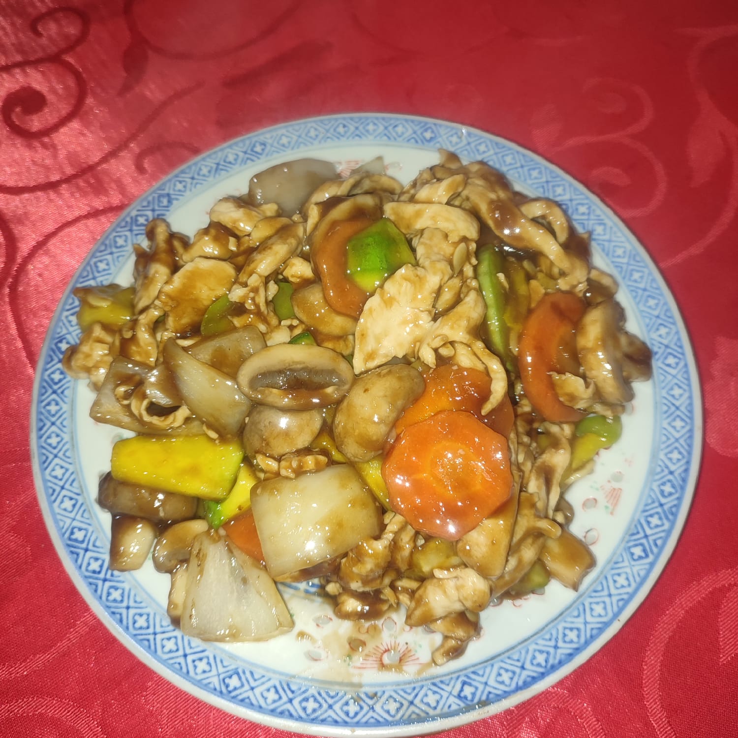 37. Pollo con Champignones