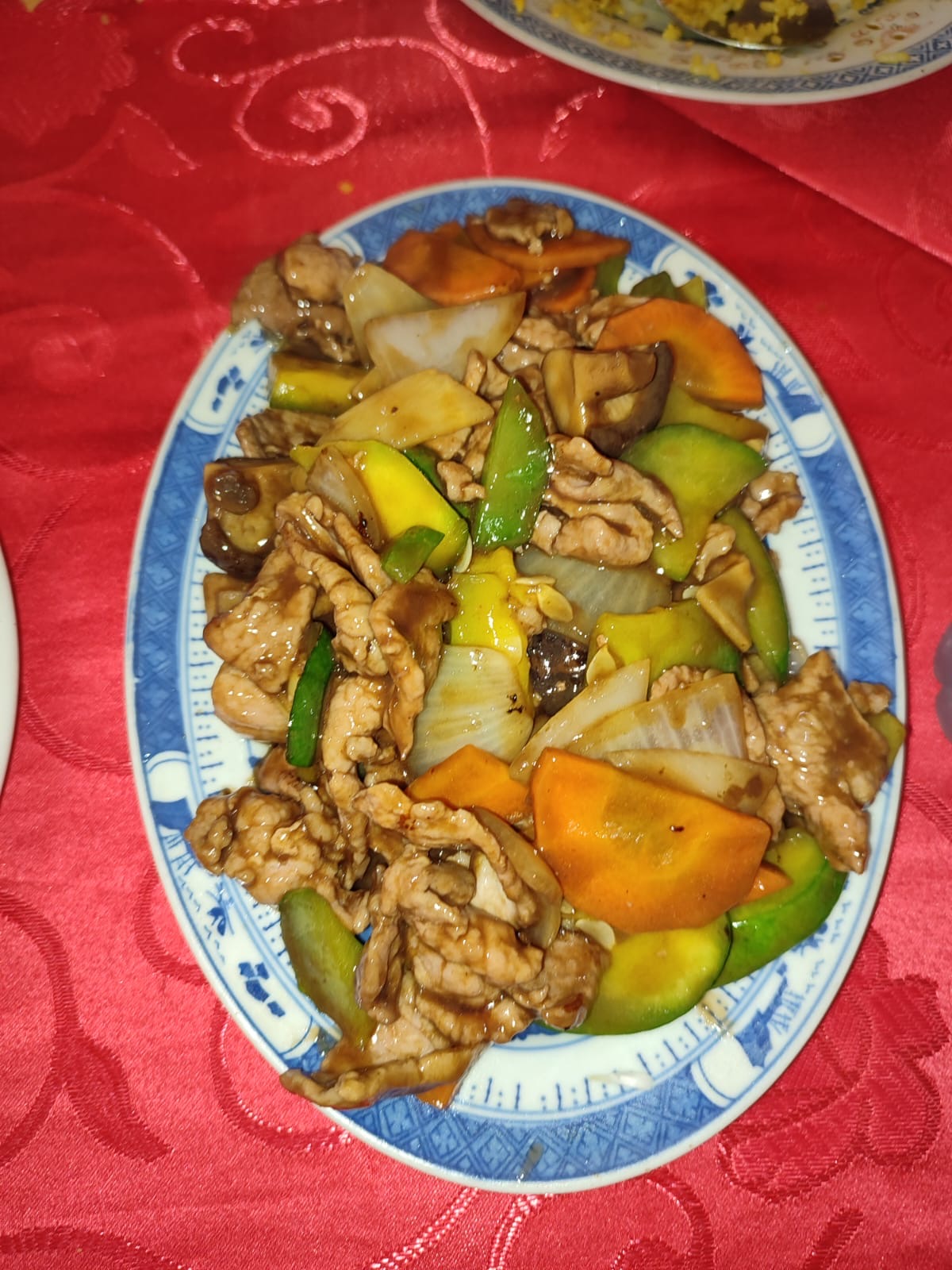45. Cerdo con Hongos y Bambú